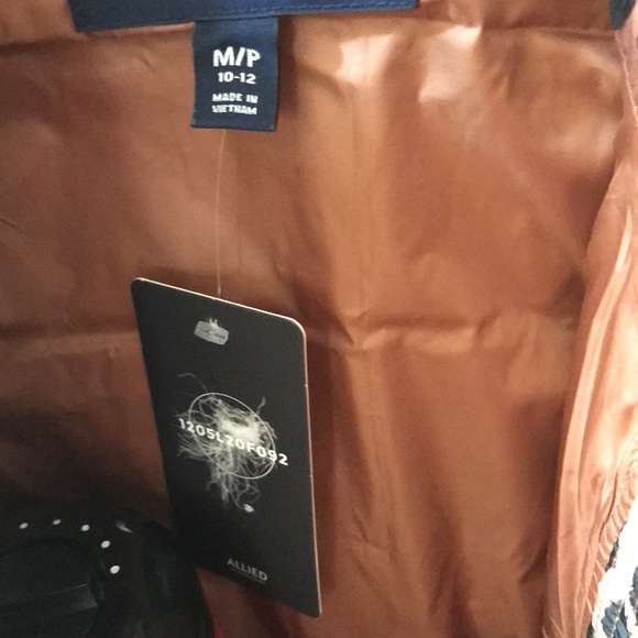 Lands End down vest MP size NWT - Picture 5 of 6